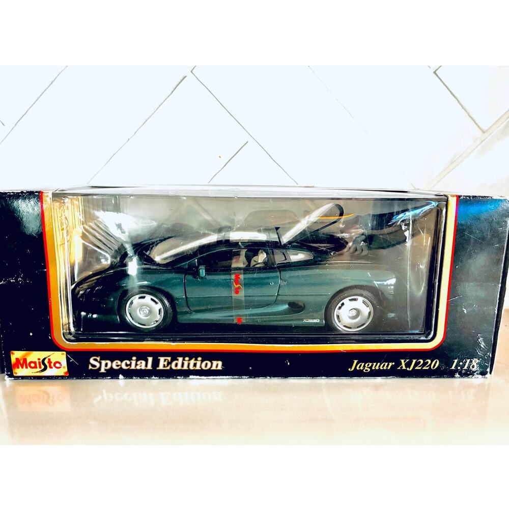 Maisto Jaguar XJ220 1992  Special Edition 1:18 Scale Diecast Model Car Green DAD